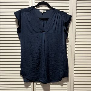 Navy Chaus blouse~ size Medium~ really flattering!